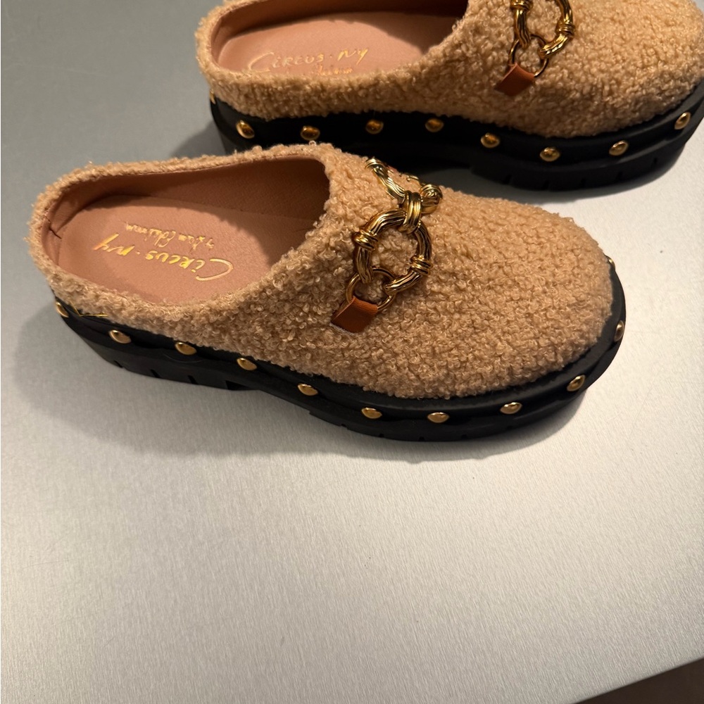 Circus by Sam Edelman Tan Fuzzy Mules with Gold Accents never worn but no box